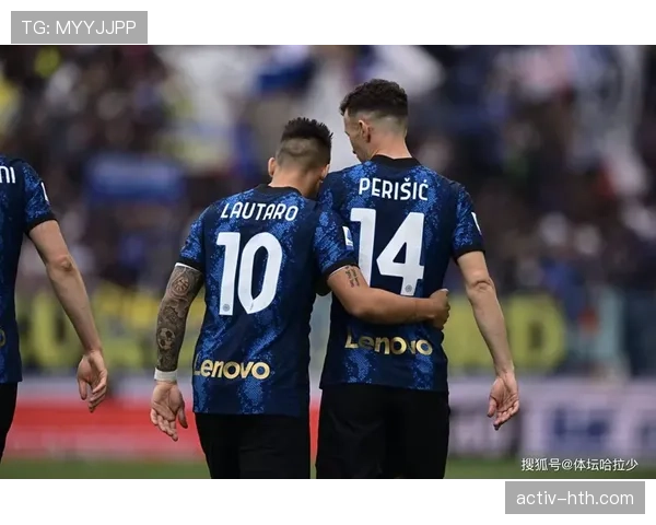 Osimhen精彩转身闪耀赛场,助力球队夺得意甲关键先生殊荣 Osimhen精彩转身闪耀赛场,助力球队夺得意甲关键先生殊荣