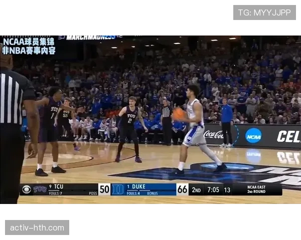 布泽尔突破篮下拉开空间助攻，效率显著优于内线包夹时表现