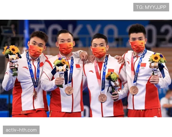 肖若腾比赛场下宠娃模式全开，谁能想到球场上那么凶悍？